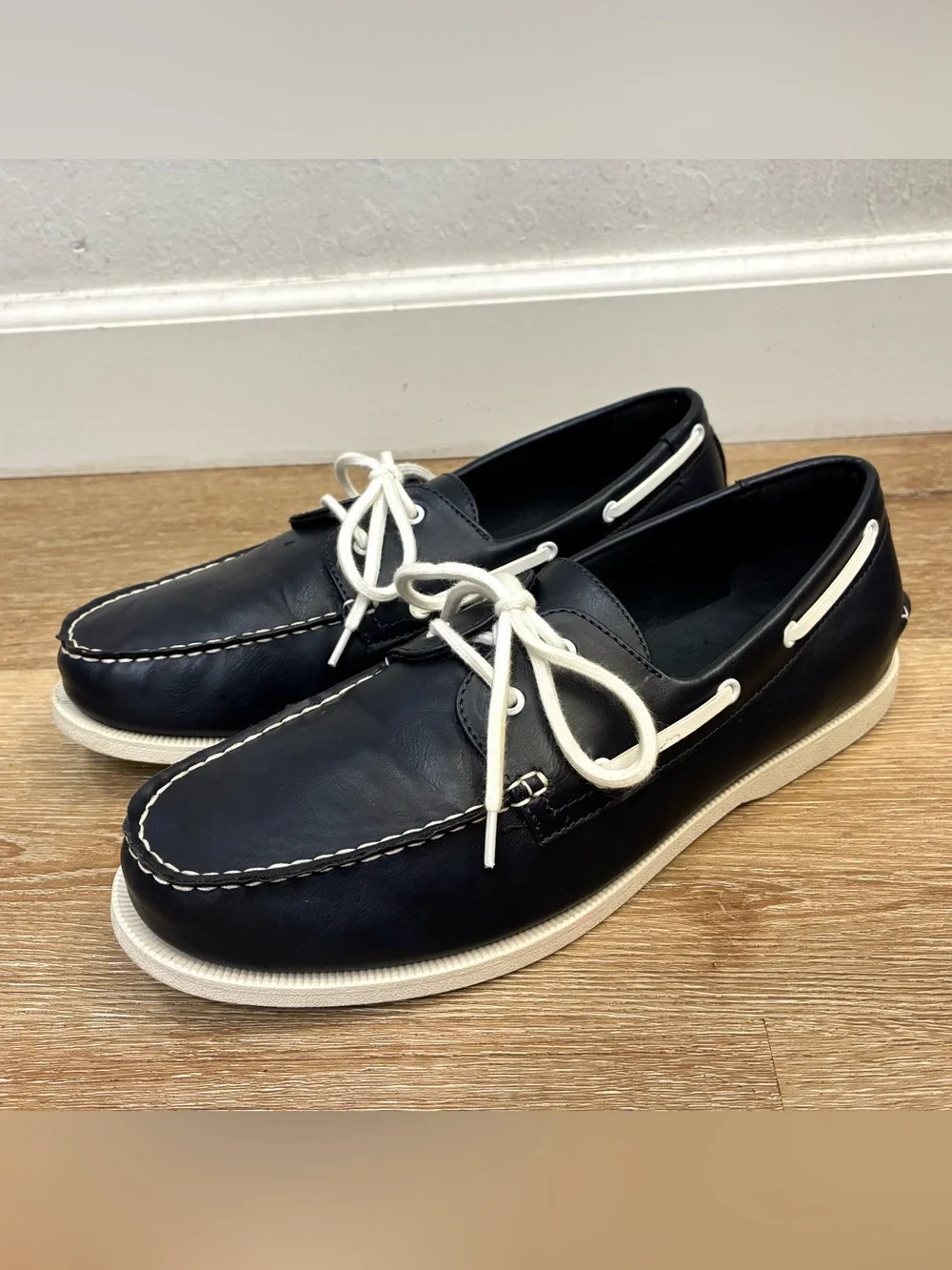Club Room Men’s Elliot Boat Shoes Size 11 Color: Navy Excellent Condition